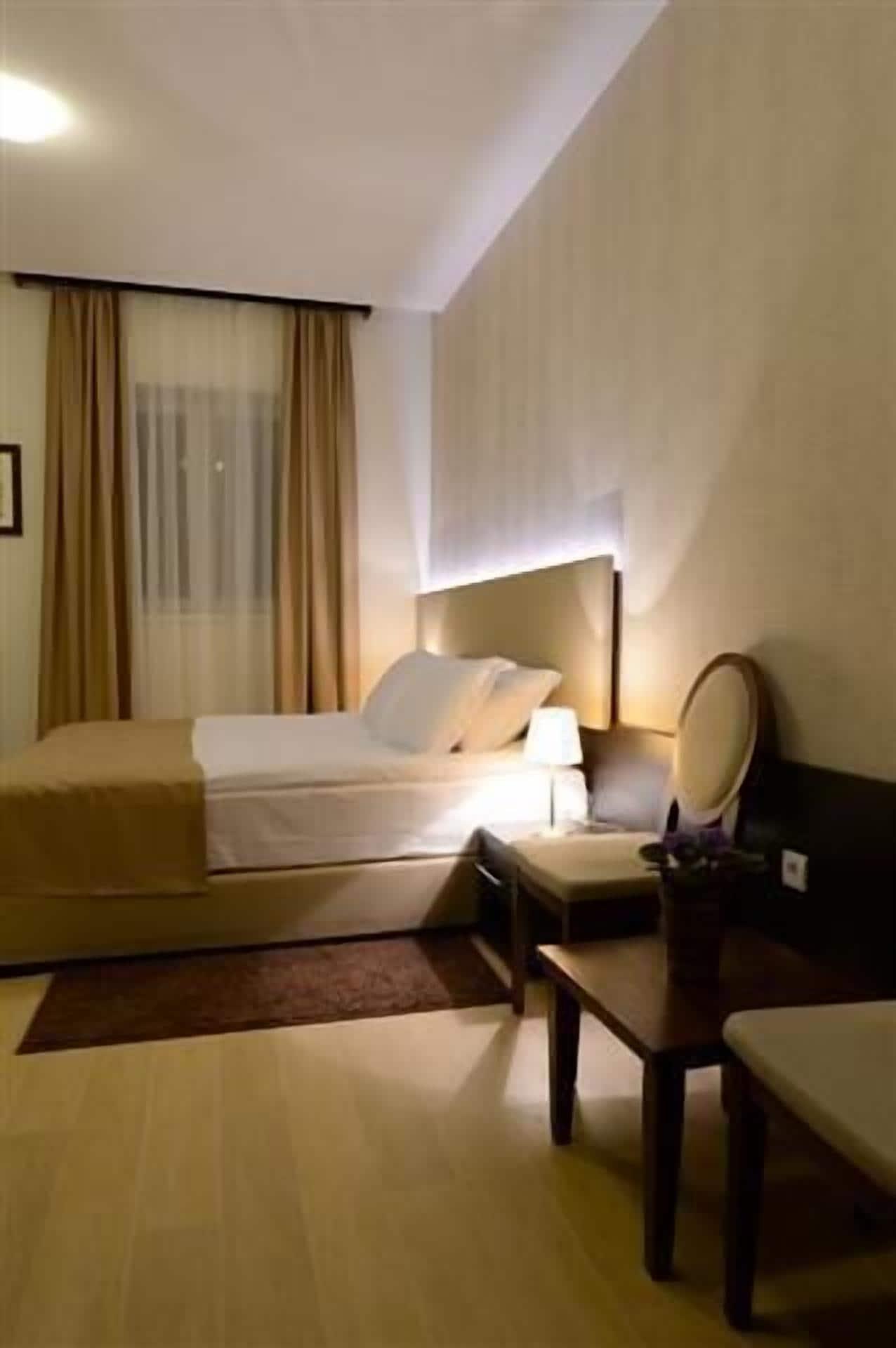 Hotel Majdan Beograd Eksteriør billede