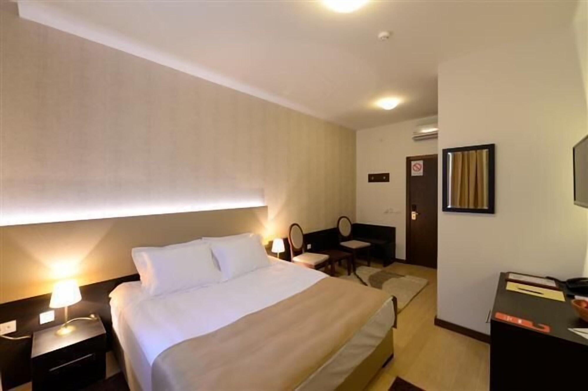 Hotel Majdan Beograd Eksteriør billede
